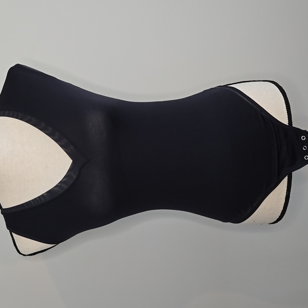 🍉 Yummie V Neck Thong Body Suit M L